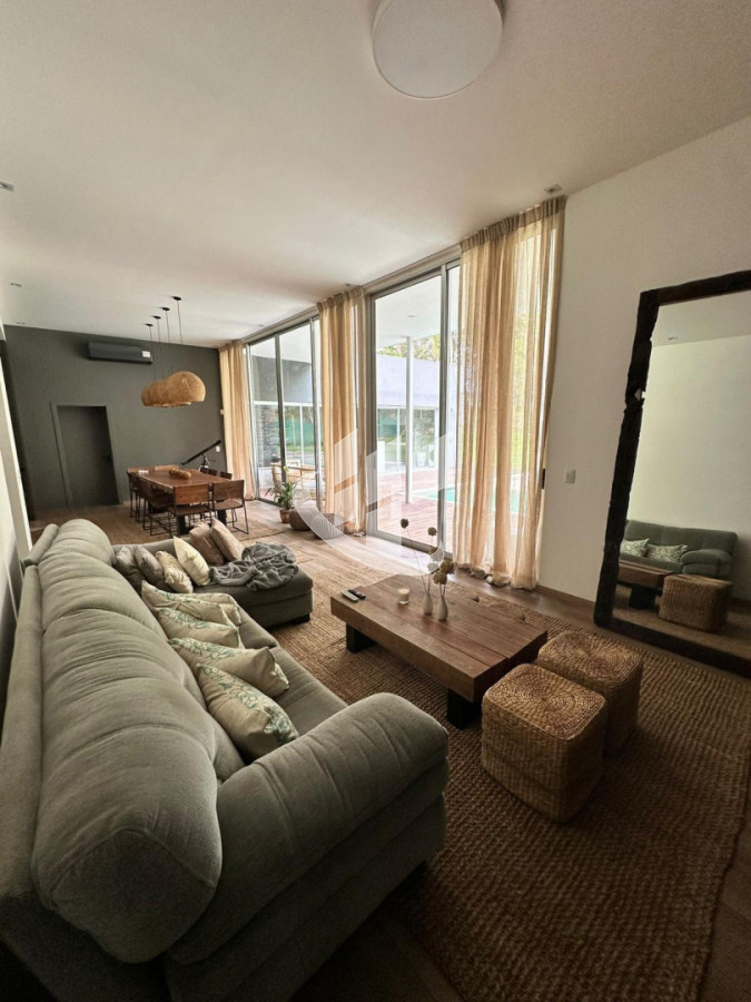 Casa ID.2405 - Alquiler de Verano, 3 dormitorios con piscina climatizada, Burnett, Punta del Este