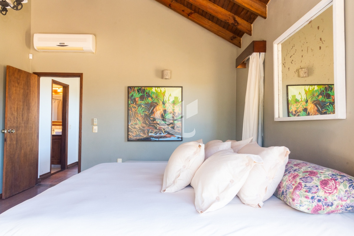 Casa ID.655 - Venta, casa, 4 dormitorios, Arenas de Jose Ignacio.