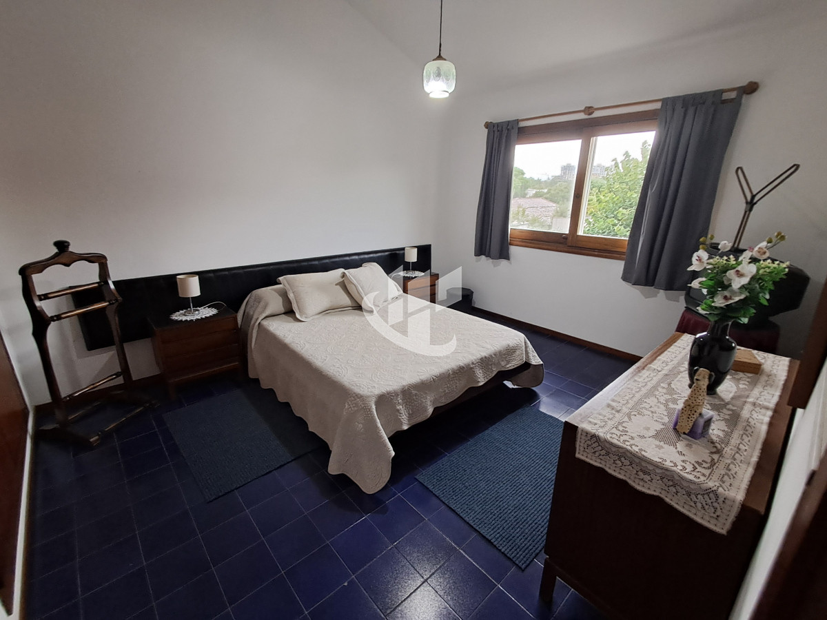 Casa ID.1667 - PUNTA DEL ESTE LAS DELICIAS DUPLEX 2 DORMITORIOS 2 BAÑOS ALQUILER ANUAL 