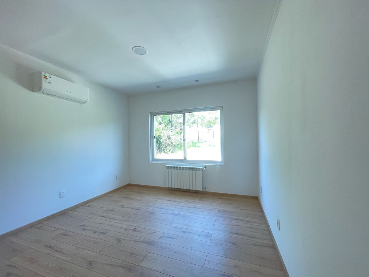 Casa ID.1716 - A ESTRENAR DE 3 DORMITORIOS Y 2 BAÑOS