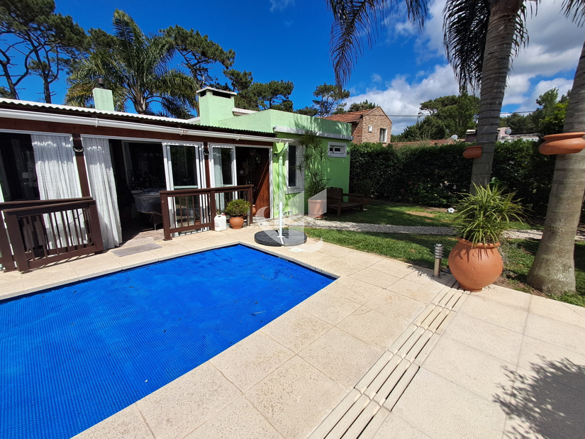 Casa ID.2268 - PUNTA DEL ESTE - TIO TOM - CASA DE 3 DORMITORIOS CON PISCINA - ALQUILER DE TEMPORADA