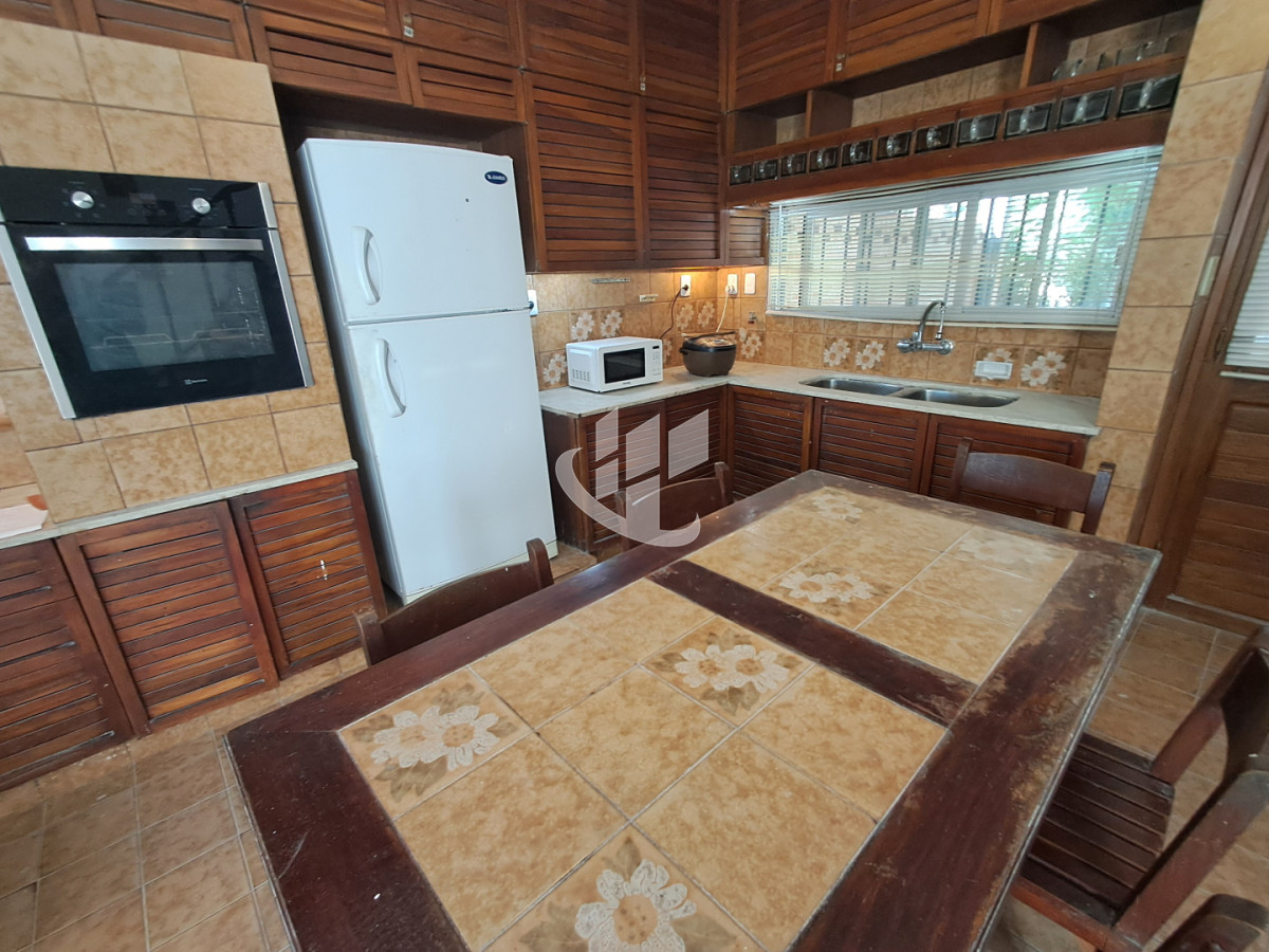 Casa ID.2406 - PUNTA DEL ESTE MANSA 5 DORMITORIOS 3 BAÑOS SE ALQUILA ENERO