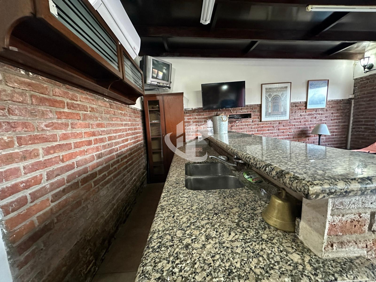 Casa ID.1908 - Casa en alquiler anual de 3 dormitorios en Mansa Punta del Este 