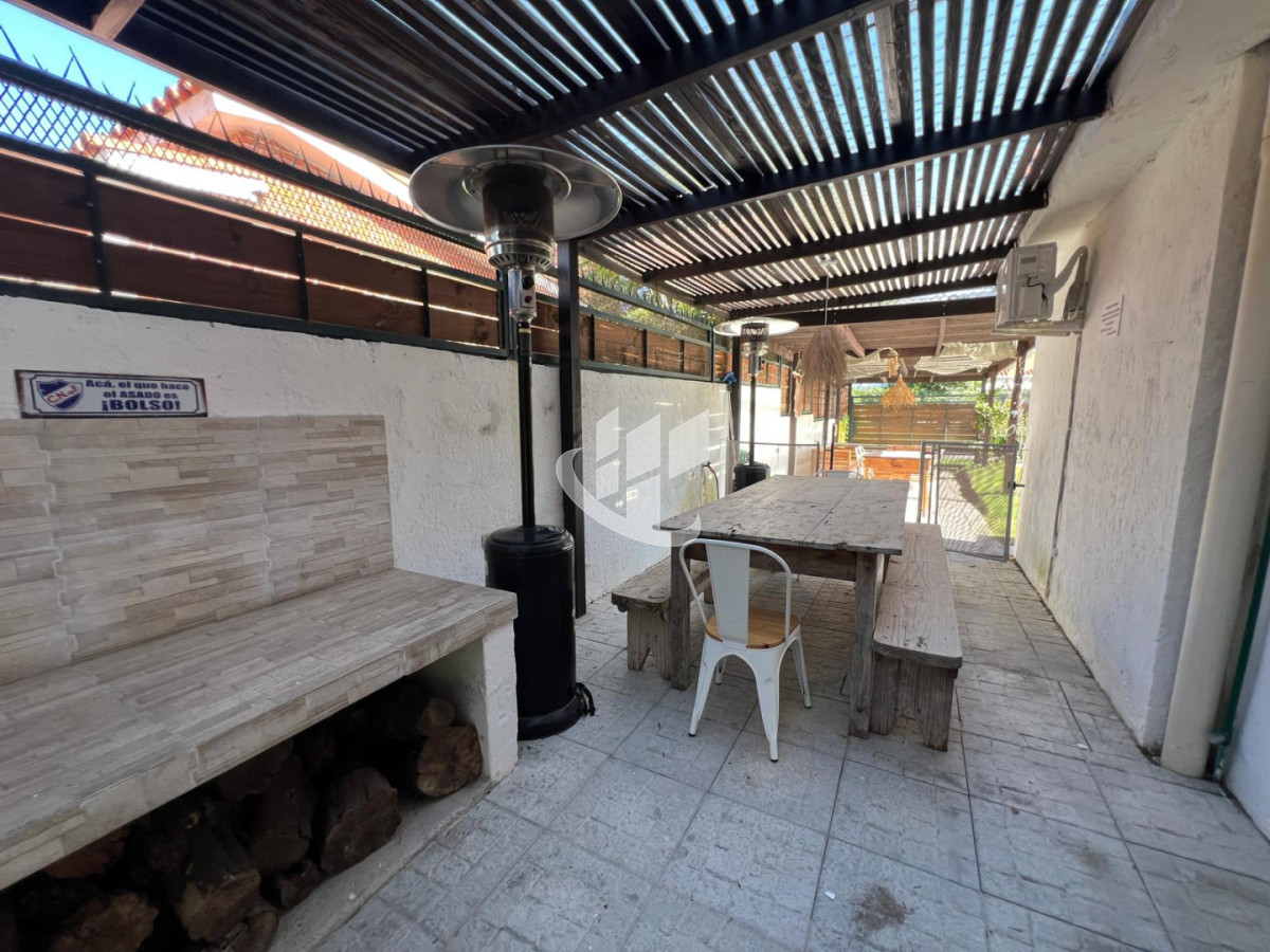 Casa ID.2768 - PUNTA DEL ESTE PLAYA BRAVA CASA DE 3 DORMITORIOS PSICINA CLIMARIZADA