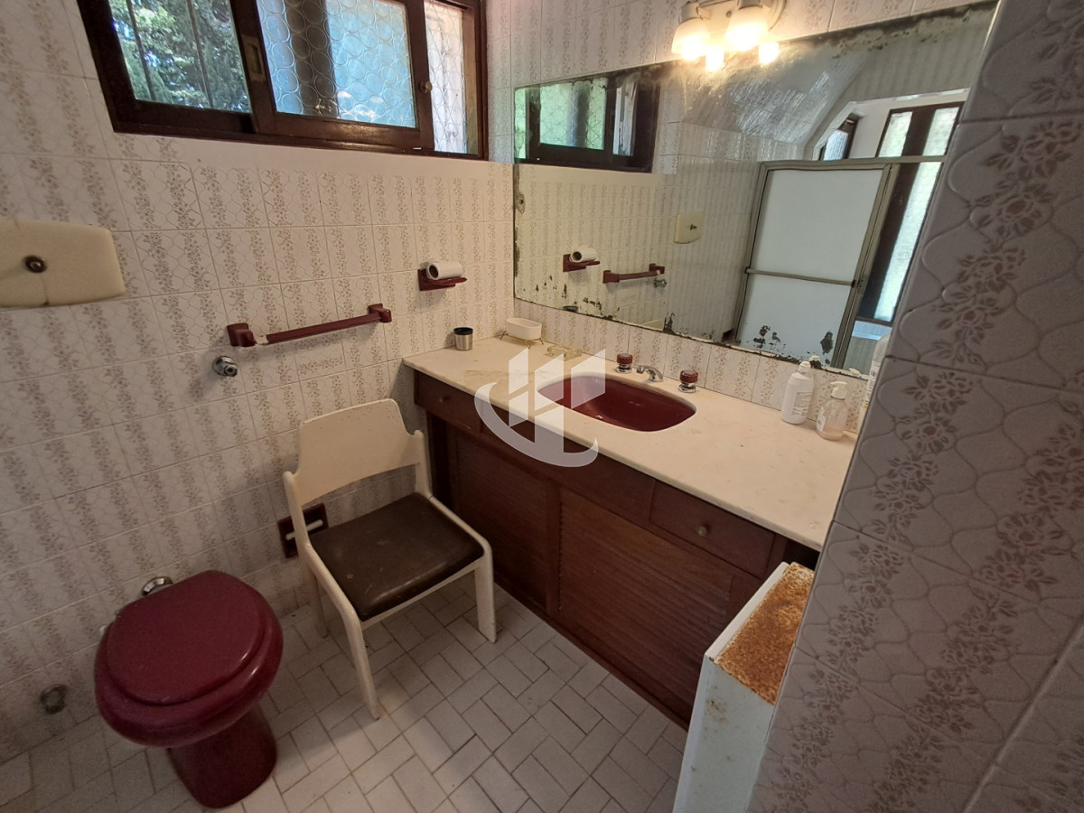 Casa ID.2333 - PUNTA DEL ESTE MANSA A METROS DEL MAR HERMOSA PROPIEDAD CON POTENCIAL