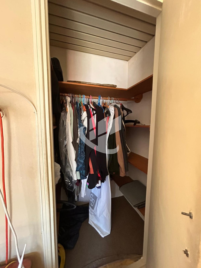 Casa ID.2460 - Casa 3 Dorm. En Venta en Pocitos con Garaje, Patio, Barbacoa y Azotea