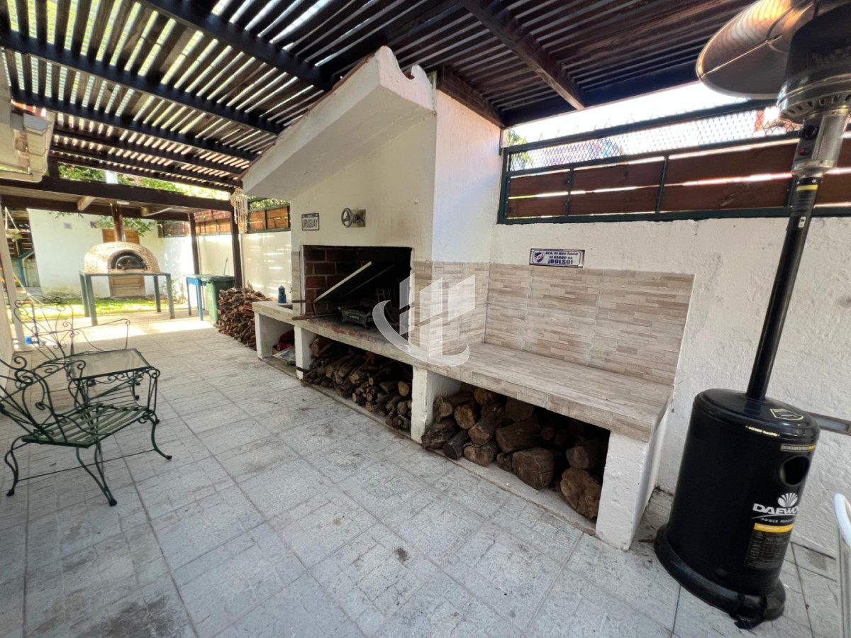 Casa ID.2768 - PUNTA DEL ESTE PLAYA BRAVA CASA DE 3 DORMITORIOS PSICINA CLIMARIZADA
