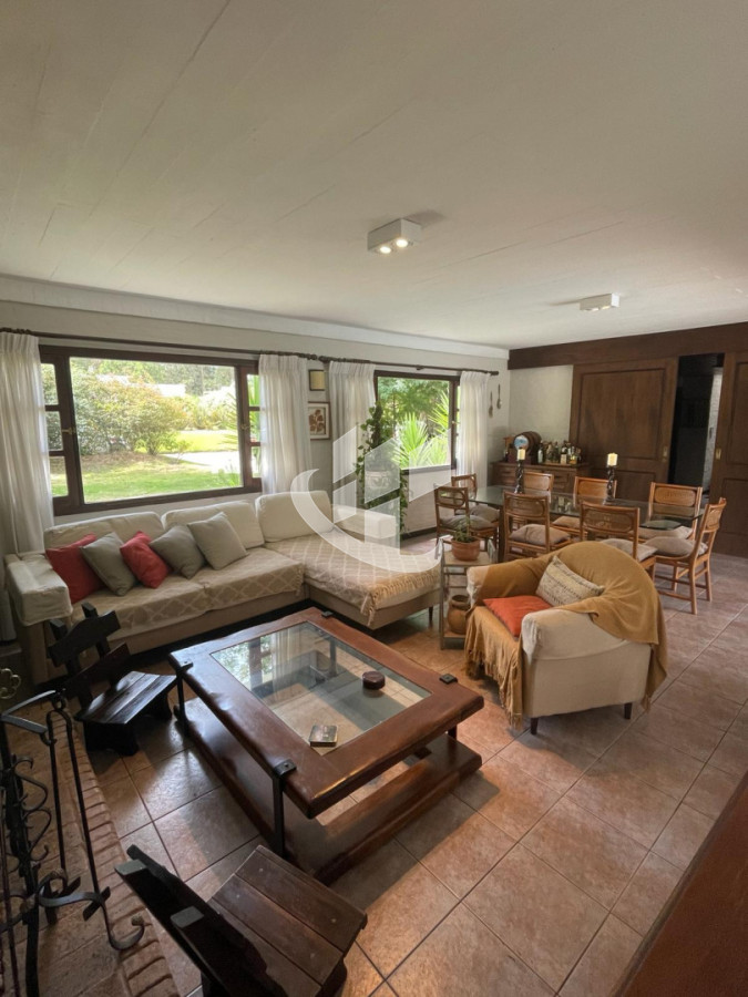 Casa ID.2501 - PUNTA DEL ESTE BARRIO MARLY 4 DORMITORIOS PISCINA ALQUILER ANUAL Y TEMPORADA