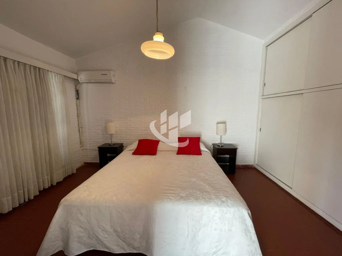 Casa ID.1918 - PUNTA DEL ESTE MANSA CASA 4 DORMITORIOS AMPLIO TERRENO EN VENTA