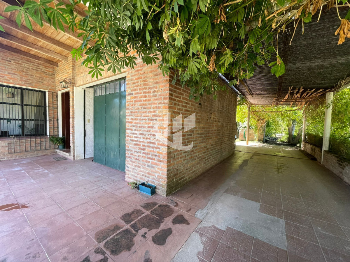 Casa ID.2525 - COMODIDAD Y ESPACIO: CASA DE 3 DORMITORIOS CON GRAN FONDO