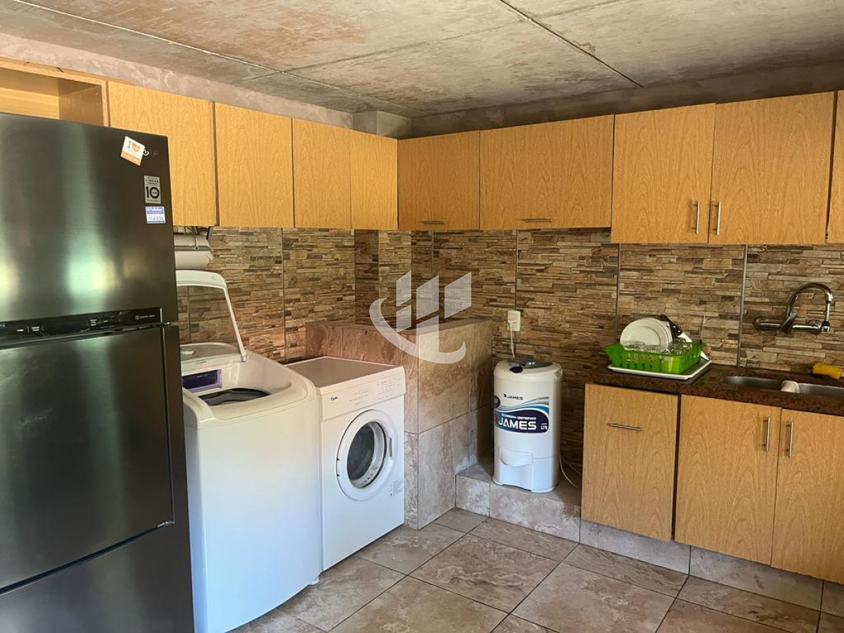 Casa ID.978 - ALQUILER CASA  ANUAL PUNTA DEL ESTE   MODERNA ,PISCINA CLIMATIZADA 