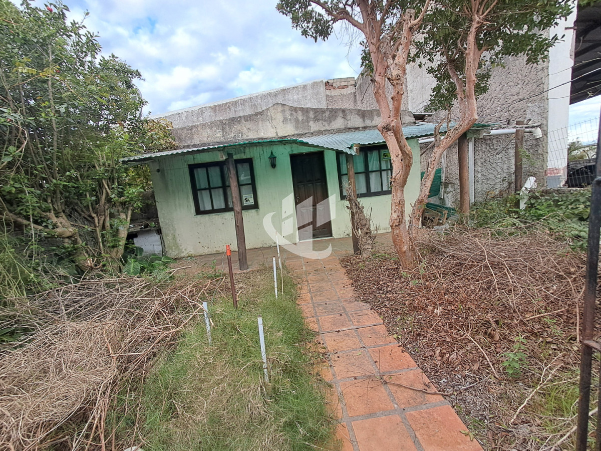Casa ID.2587 - MALDONADO CENTRO SOBRE AVENIDA PRINCIPAL IDEAL PROYECTO COMERCIAL