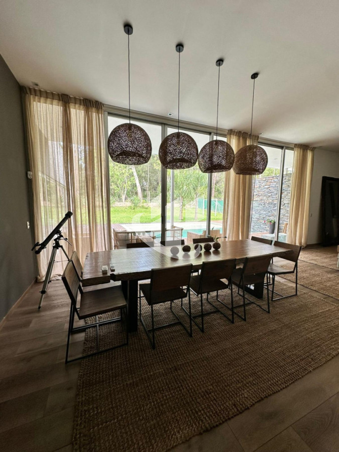 Casa ID.2405 - Alquiler de Verano, 3 dormitorios con piscina climatizada, Burnett, Punta del Este