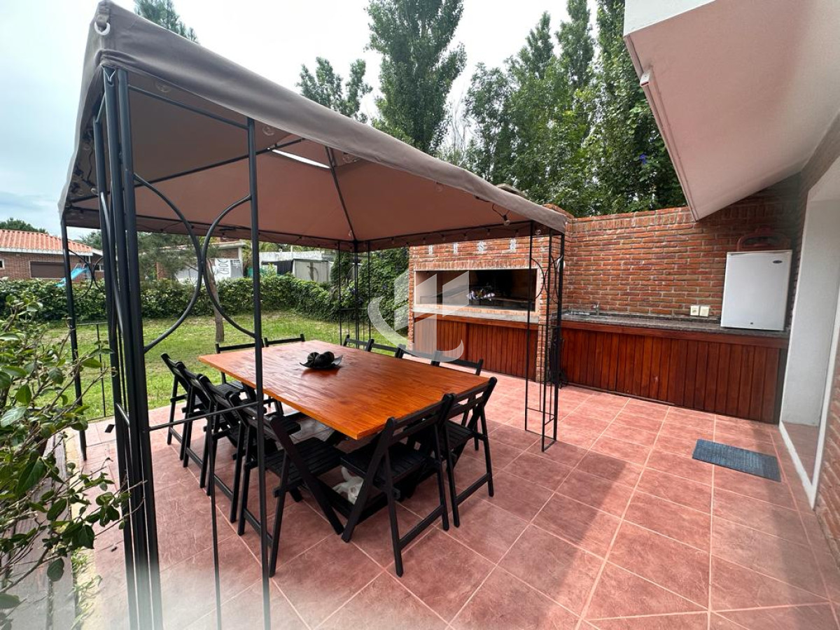 Casa ID.1002 - Casa en venta Barrio Privado.