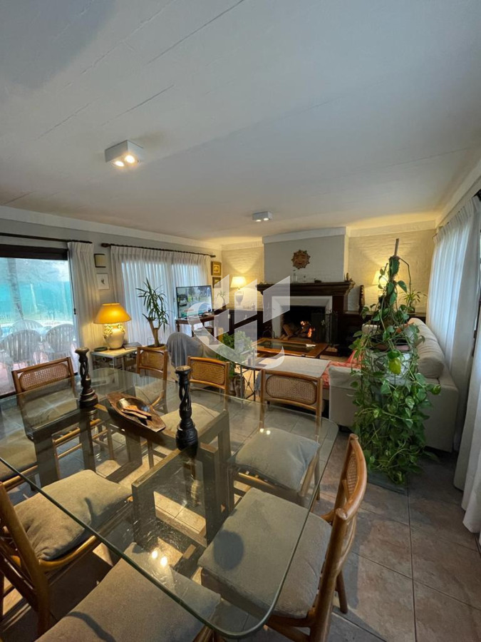 Casa ID.2501 - PUNTA DEL ESTE BARRIO MARLY 4 DORMITORIOS PISCINA ALQUILER ANUAL Y TEMPORADA