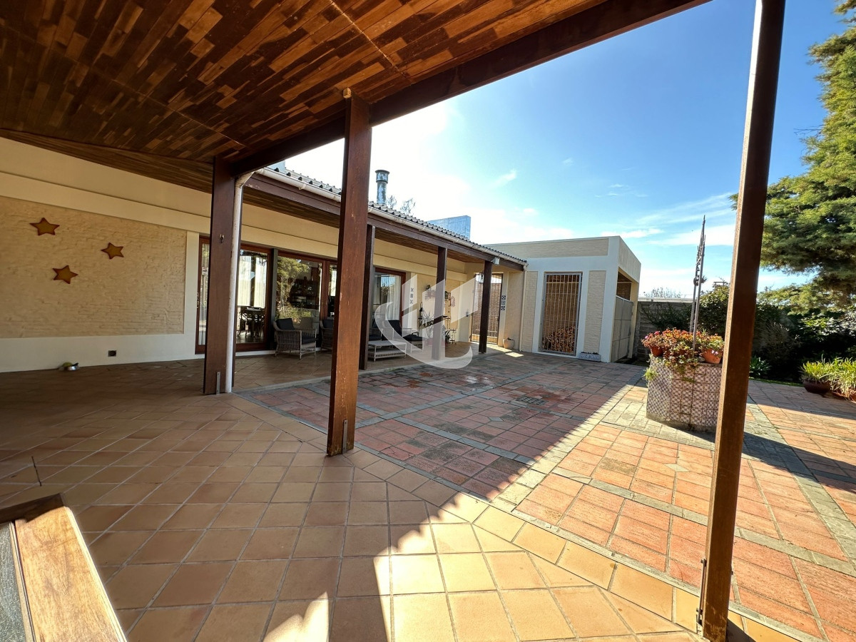 Casa ID.1419 - CASA CENTRICA EN MERCEDES LISTA PARA INGRESAR, CON 1.000 M2 DE TERRENO