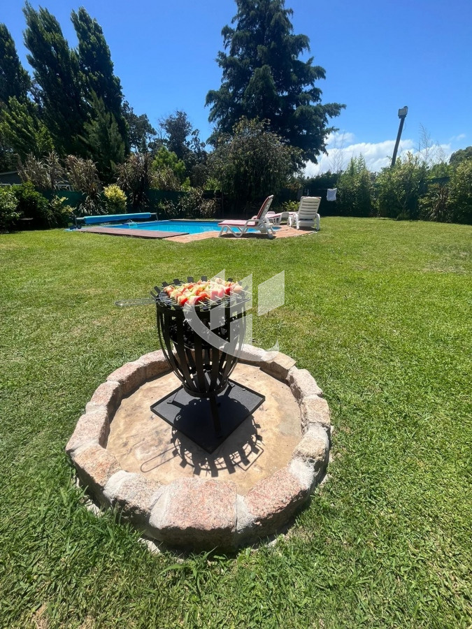 Casa ID.2109 - PUNTA DEL ESTE MARLY CASA DE 4 DORMITORIOS PISCINA EN ALQUILER TEMPORAL