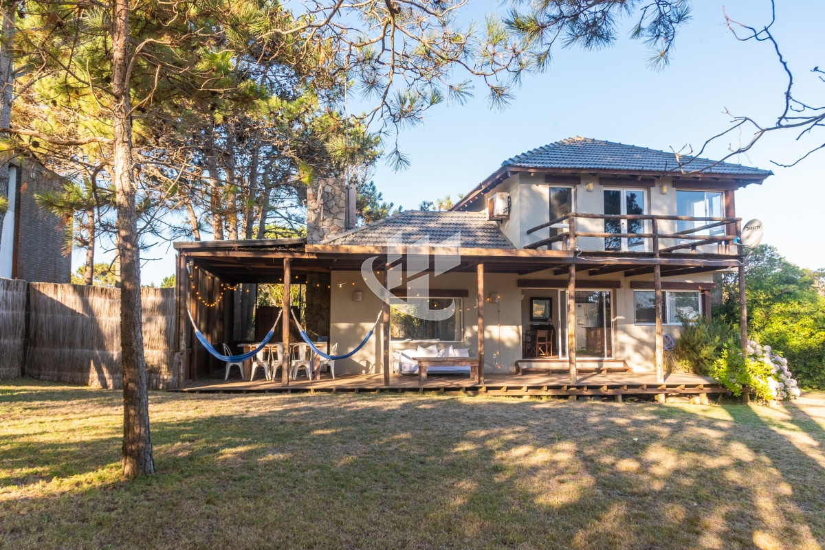 Casa ID.655 - Venta, casa, 4 dormitorios, Arenas de Jose Ignacio.