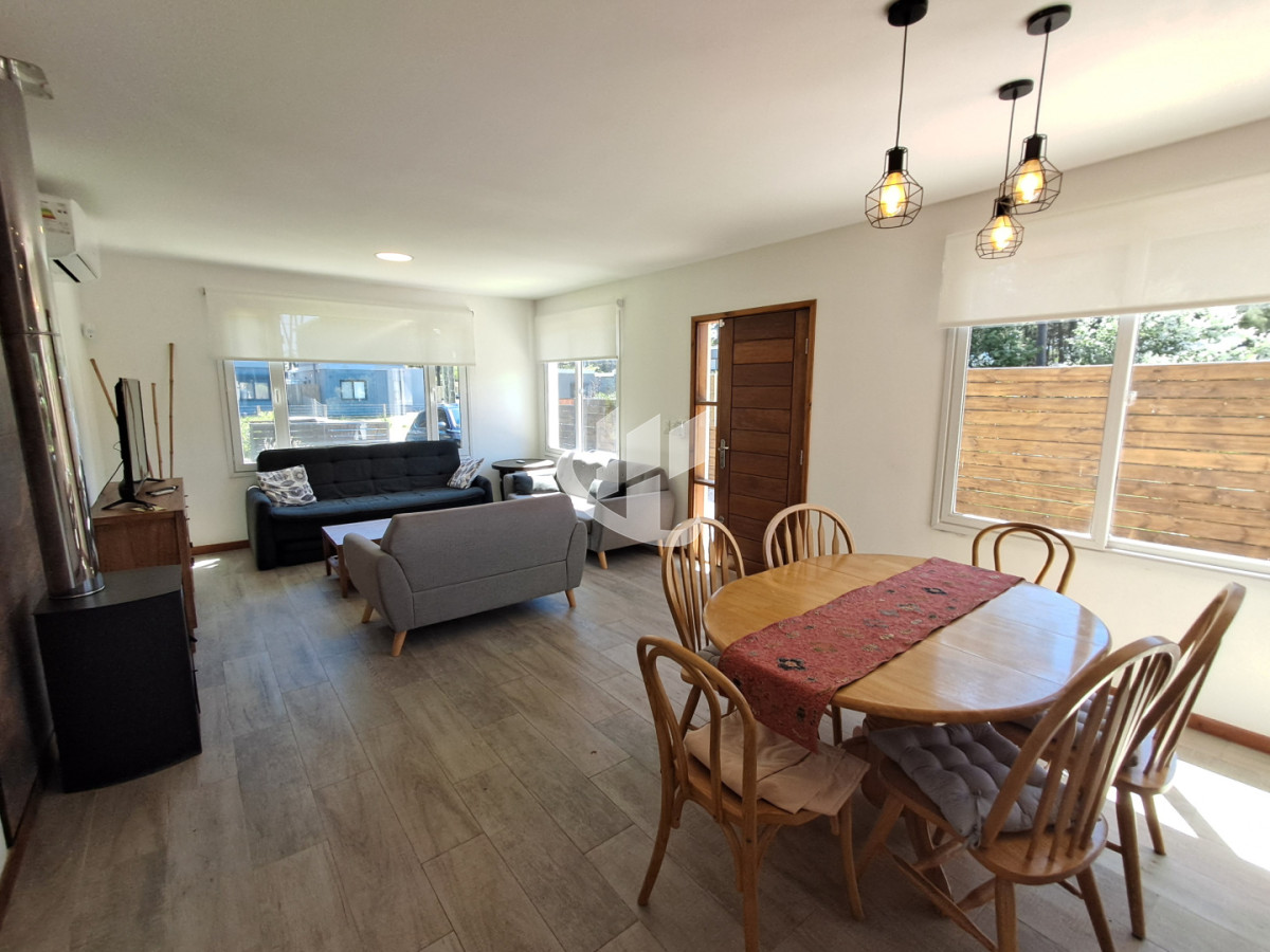 Casa ID.2391 - PUNTA DEL ESTE PARQUE BURNETT 2 DORMITORIOS 2 BAÑOS