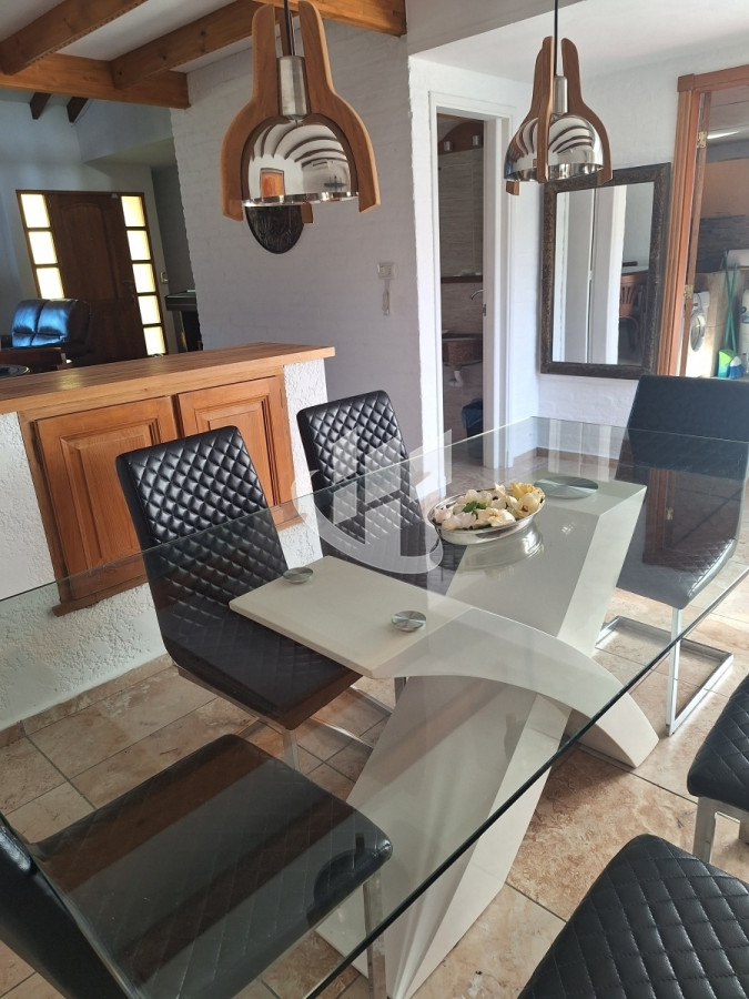 Casa ID.978 - ALQUILER CASA  ANUAL PUNTA DEL ESTE   MODERNA ,PISCINA CLIMATIZADA 