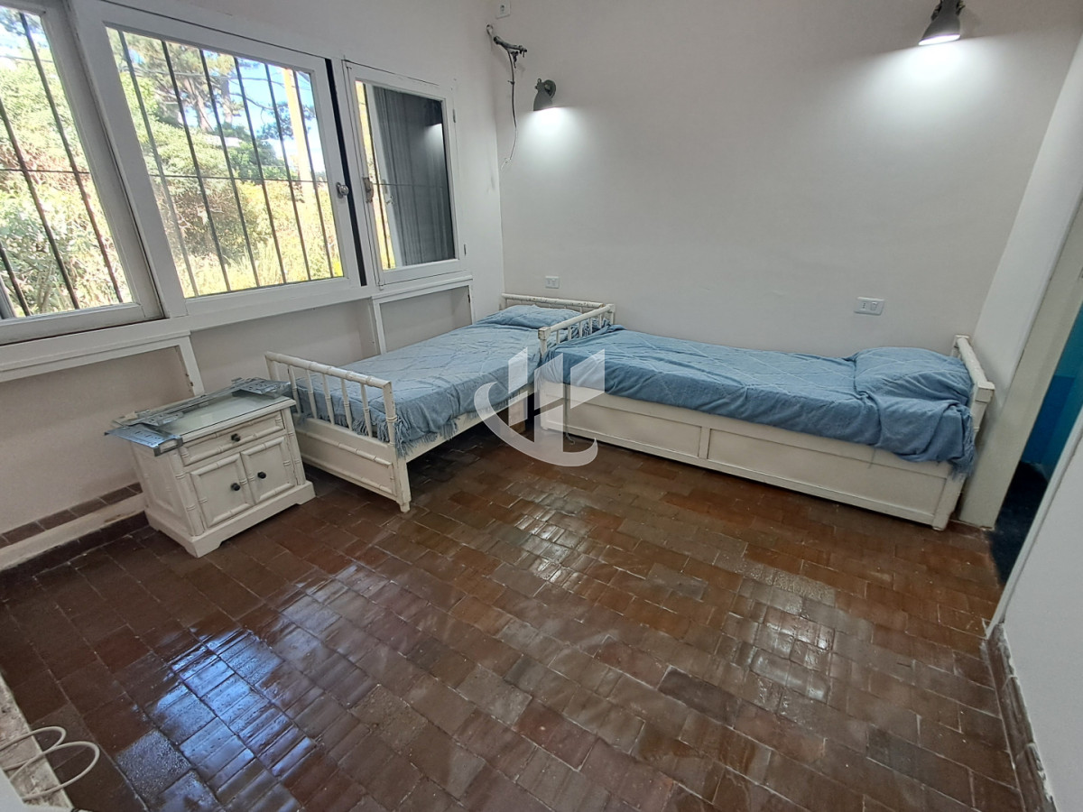 Casa ID.2406 - PUNTA DEL ESTE MANSA 5 DORMITORIOS 3 BAÑOS SE ALQUILA ENERO