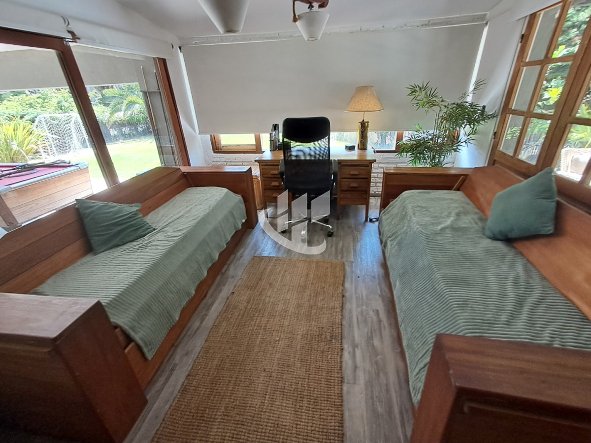 Casa ID.2395 - PUNTA DEL ESTE SAN RAFAEL 4 DORMITORIOS 2 BAÑOS PISCINA PARRILLERO