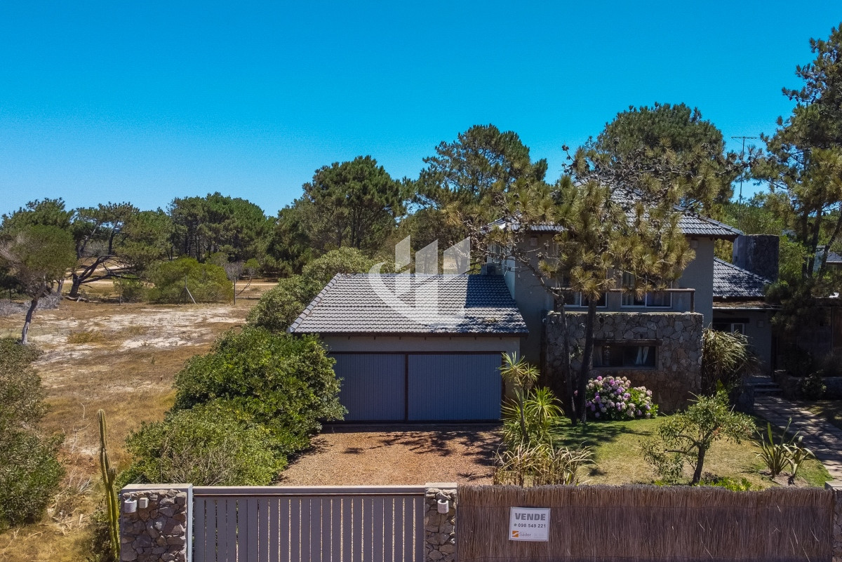 Casa ID.655 - Venta, casa, 4 dormitorios, Arenas de Jose Ignacio.