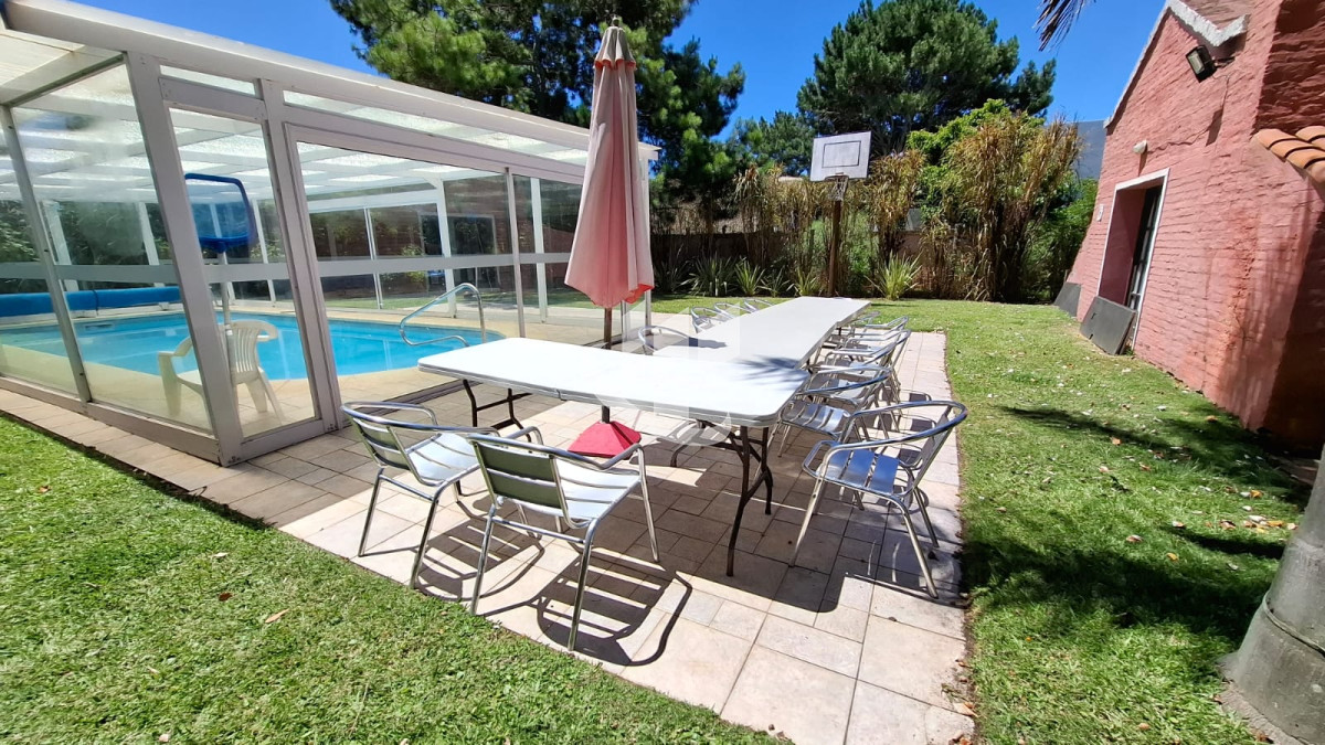 Casa ID.1609 - Casa en venta, 5 dormitorios y barbacoa cerrada. Tio Tom, Maldonado