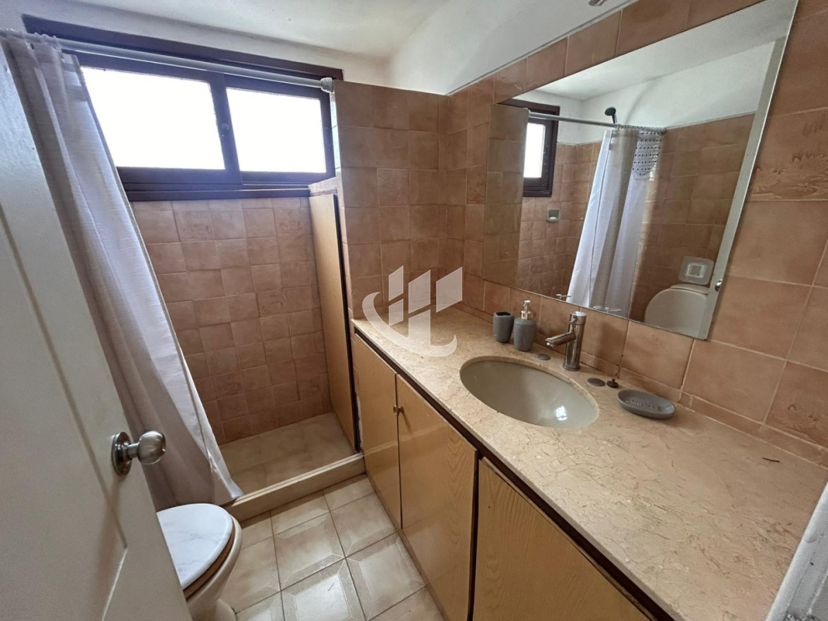 Casa ID.2410 - Casa en alquiler anual 2 Dormitorios, Jardines de Córdoba, Punta del Este