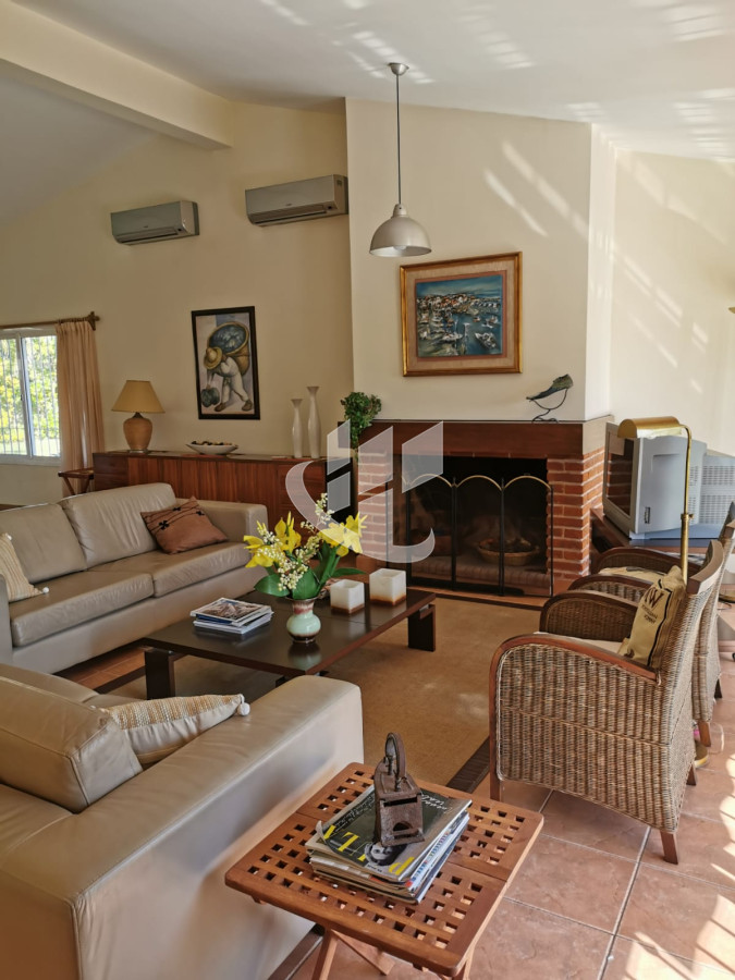 Casa ID.1989 - Casa en Venta de 4 dormitorios en zona Mansa - Punta del Este