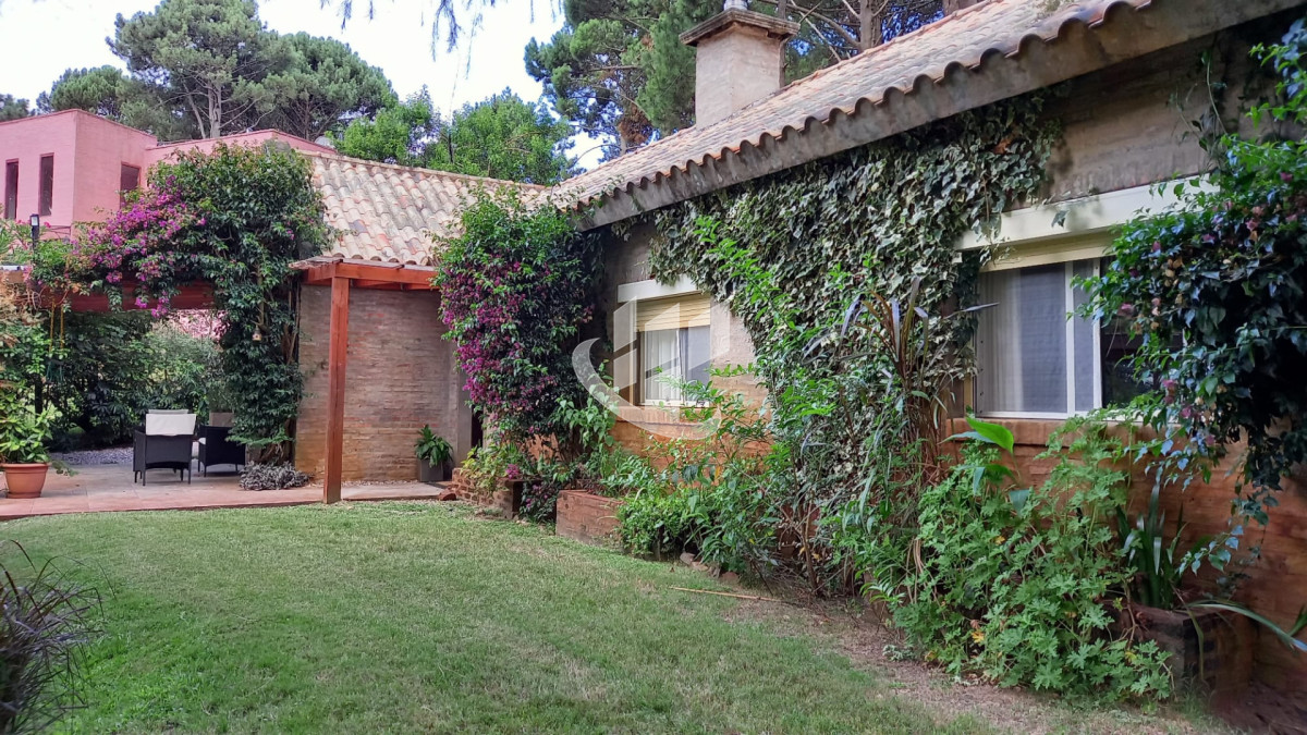 Casa ID.2404 - Casa, 3 dormitorios, club del lago, Punta Ballena