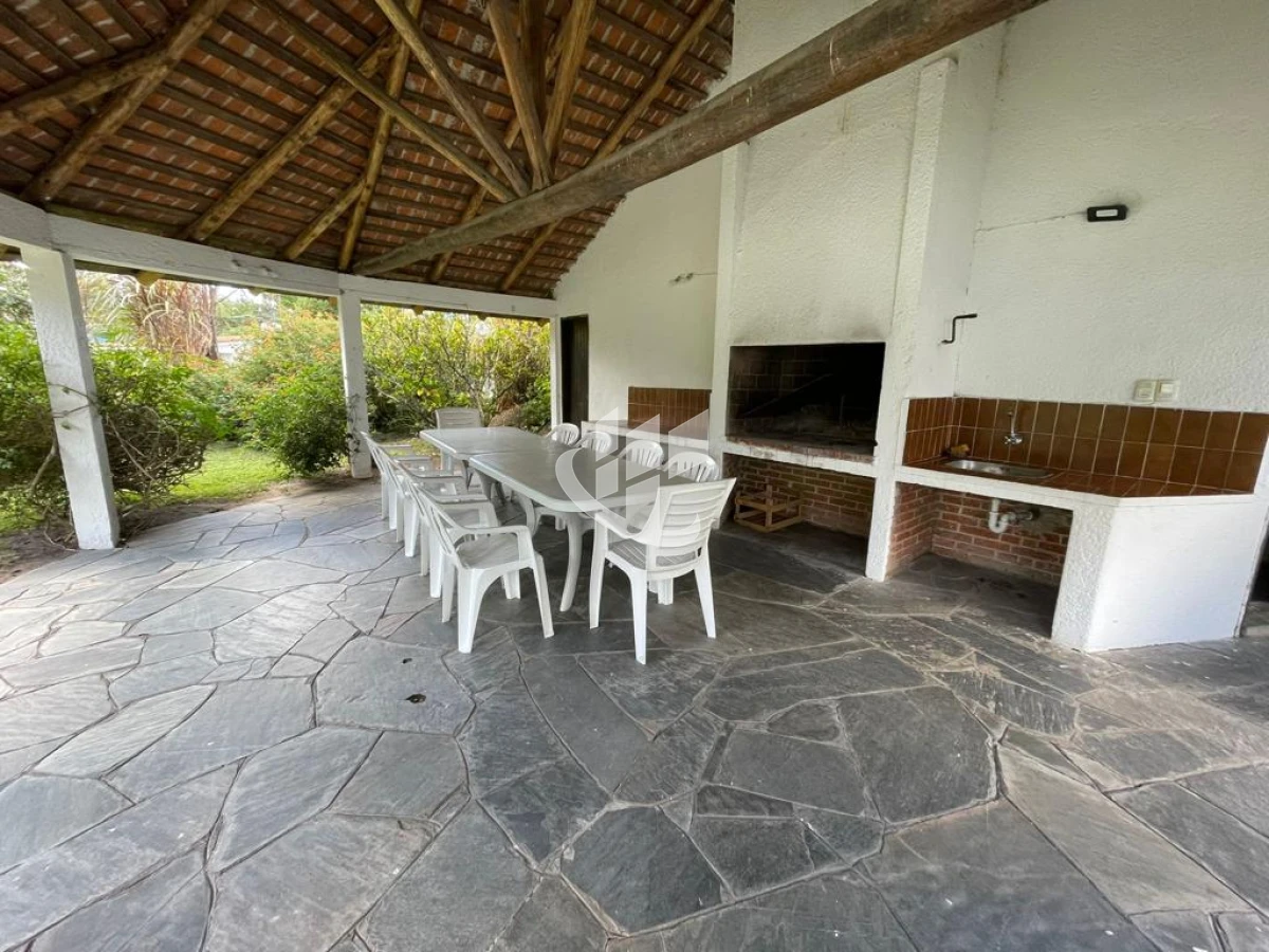 Casa ID.1918 - PUNTA DEL ESTE MANSA CASA 4 DORMITORIOS AMPLIO TERRENO EN VENTA