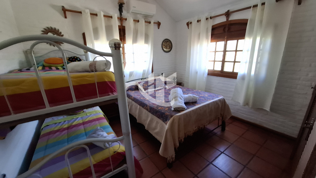 Casa ID.1609 - Casa en venta, 5 dormitorios y barbacoa cerrada. Tio Tom, Maldonado