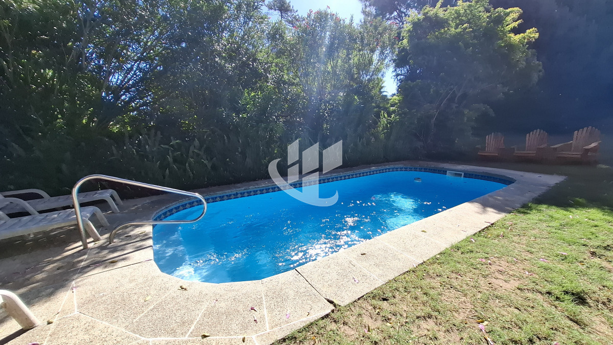 Casa ID.1708 - Venta, casa 3 dormitorios, con piscina, Pinares, Punta del Este