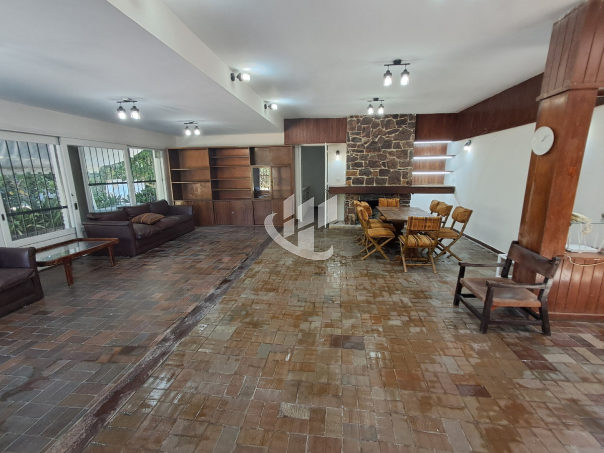 Casa ID.2406 - PUNTA DEL ESTE MANSA 5 DORMITORIOS 3 BAÑOS SE ALQUILA ENERO