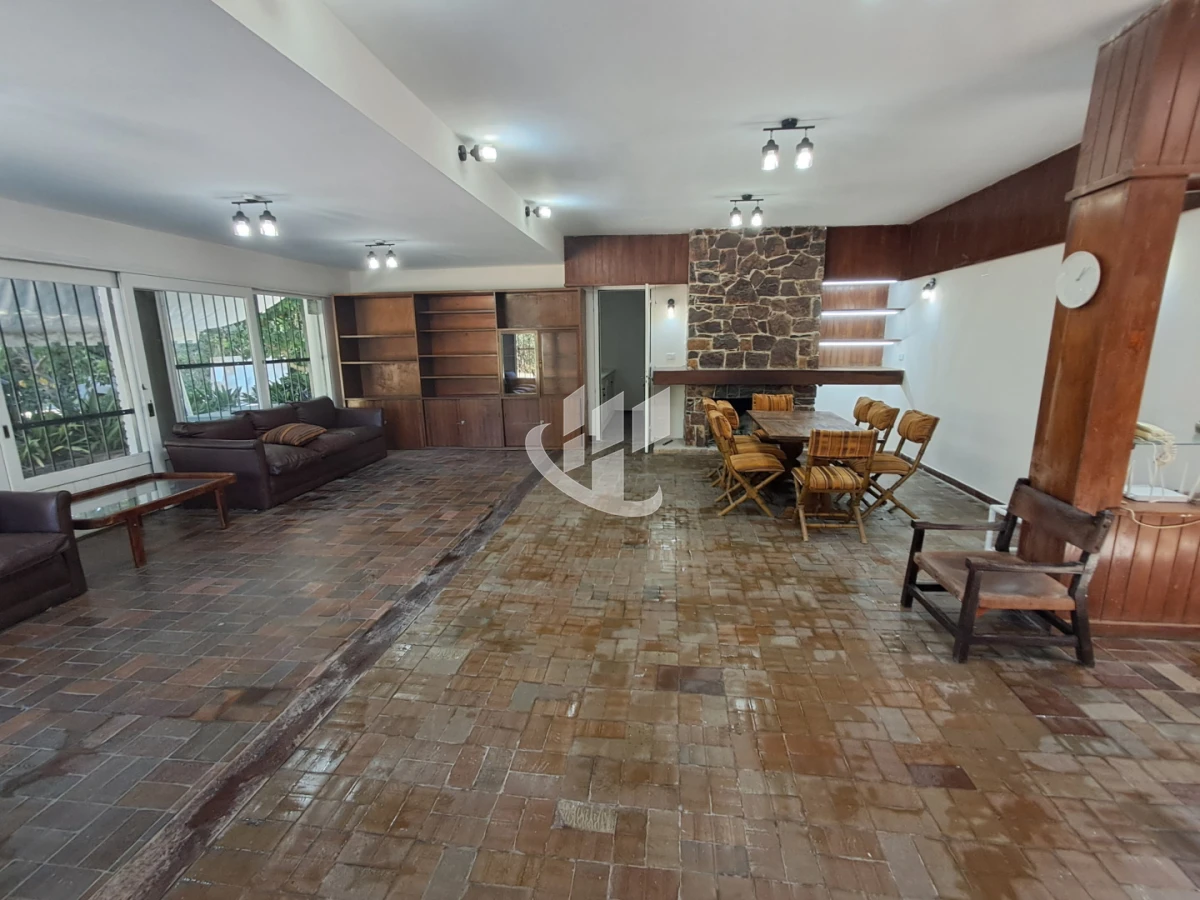 Casa ID.2406 - PUNTA DEL ESTE MANSA 5 DORMITORIOS 3 BAÑOS SE ALQUILA ENERO