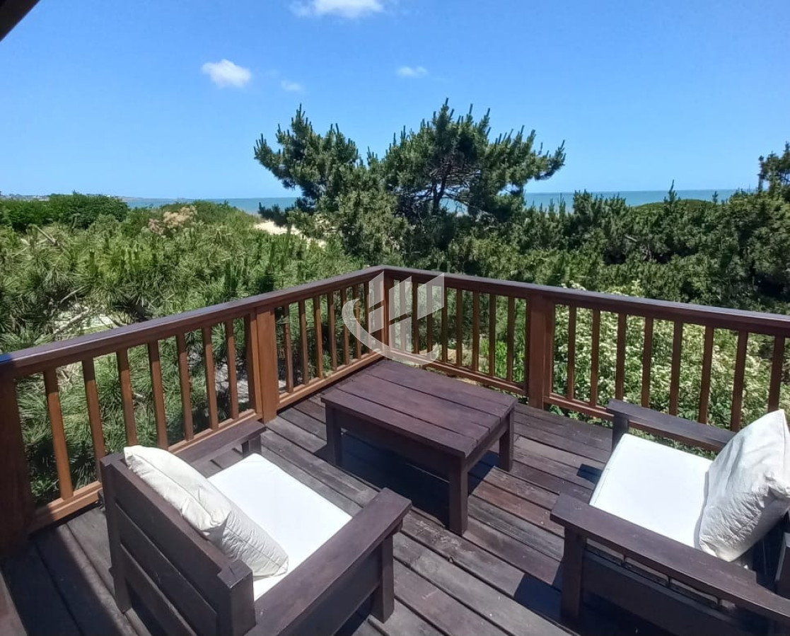 Casa ID.2538 - PUNTA DEL ESTE TIO TOM CASA DE 4 DORMITORIOS PISCINA HERMOSA VISTA !