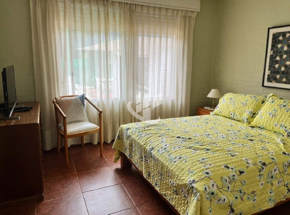 Casa ID.1680 - Alquiler de verano, 4 dormitorios, 3 baños, piscina climatizada, Mansa, Punta del Este
