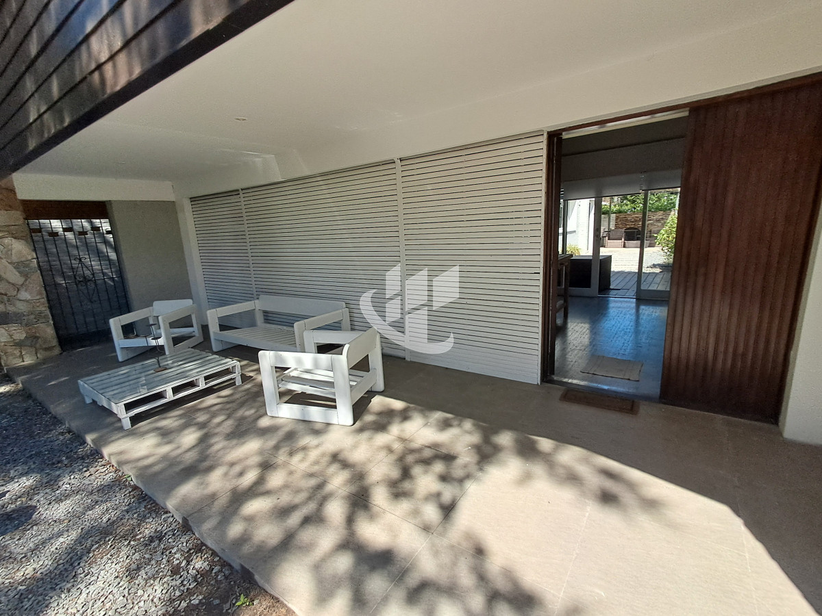 Casa ID.1747 - PUNTA DEL ESTE MANSA CASA 5 DORMITORIOS EN ALQUILER TEMPORAL