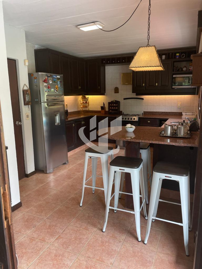Casa ID.2501 - PUNTA DEL ESTE BARRIO MARLY 4 DORMITORIOS PISCINA ALQUILER ANUAL Y TEMPORADA