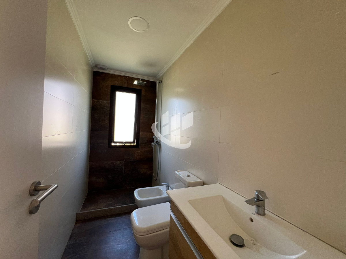Casa ID.924 - CASA 2 DORMITORIOS EN BARRIO JARDINES DEL HUM 