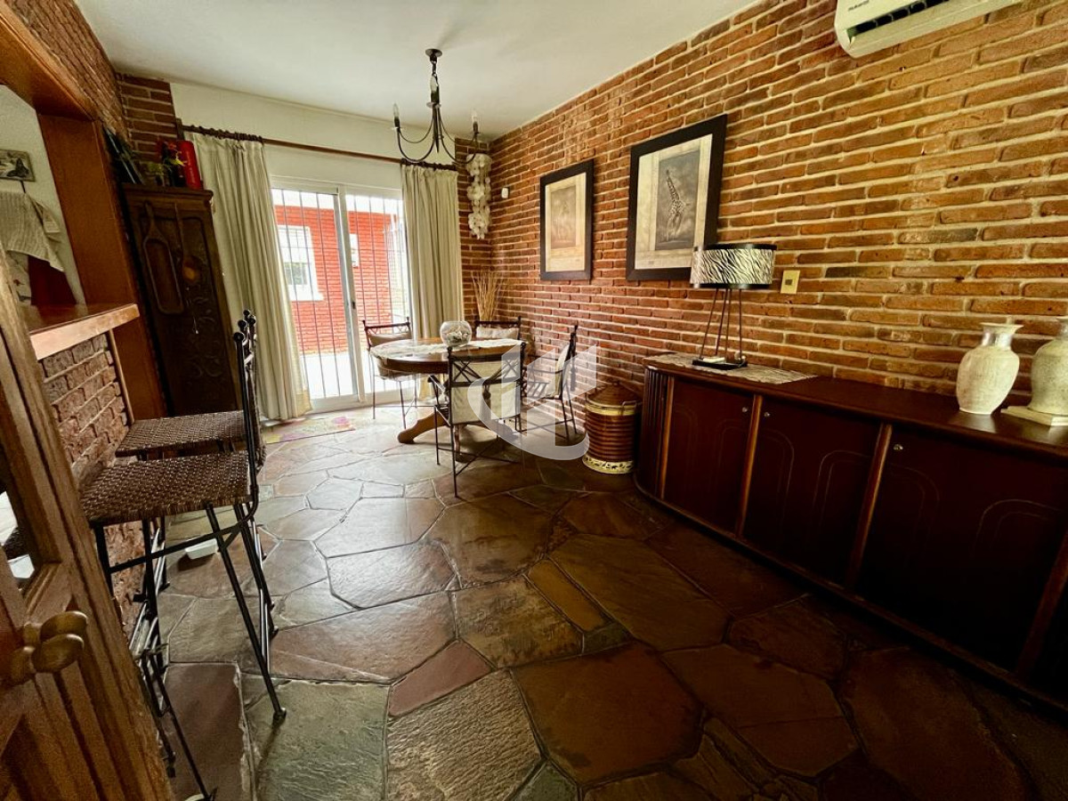 Casa ID.2070 - Alquiler de Temporada, 3 dormitorios, piscina climatizada, Mansa, Punta del Este