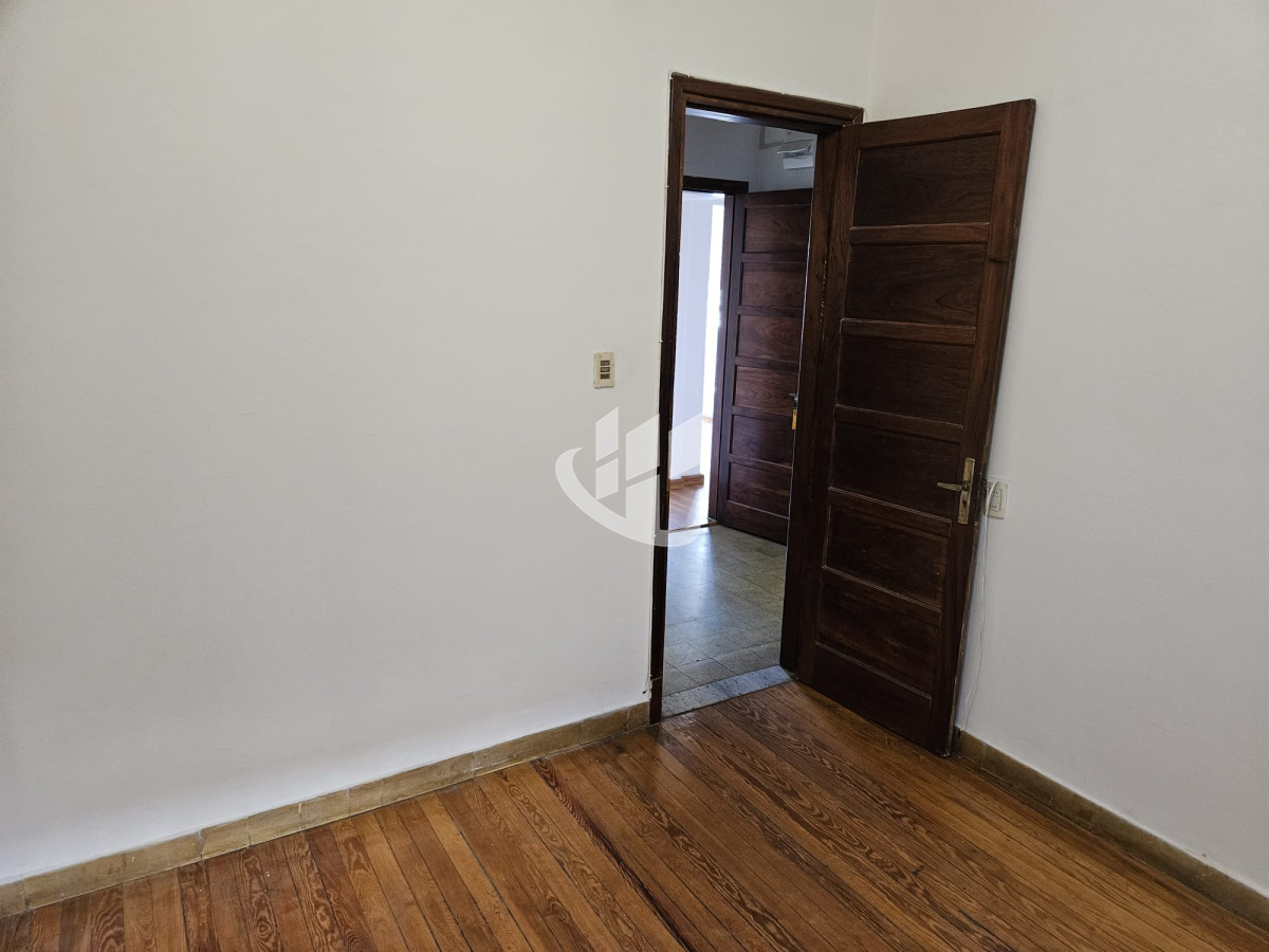 Casa ID.2072 -  Casa en venta La Blanqueada 3 dormitorios 2 baños. 