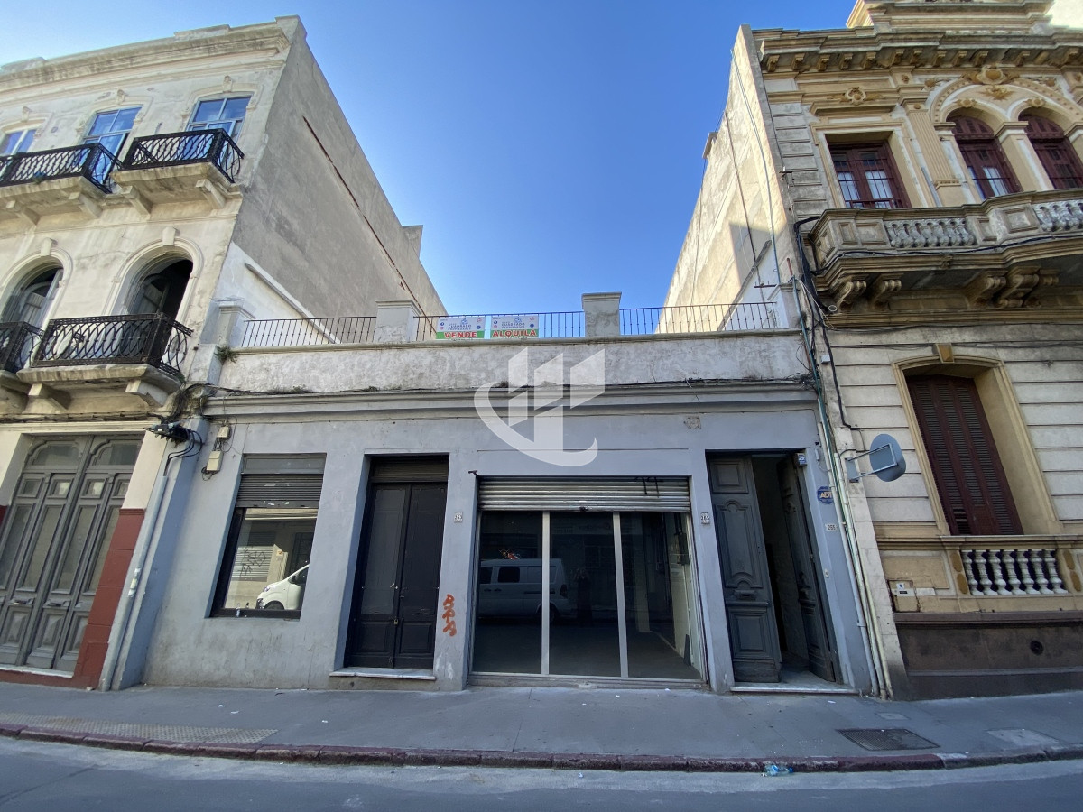 Casa ID.1022 - Venta casa con local al frente ideal para empresa 