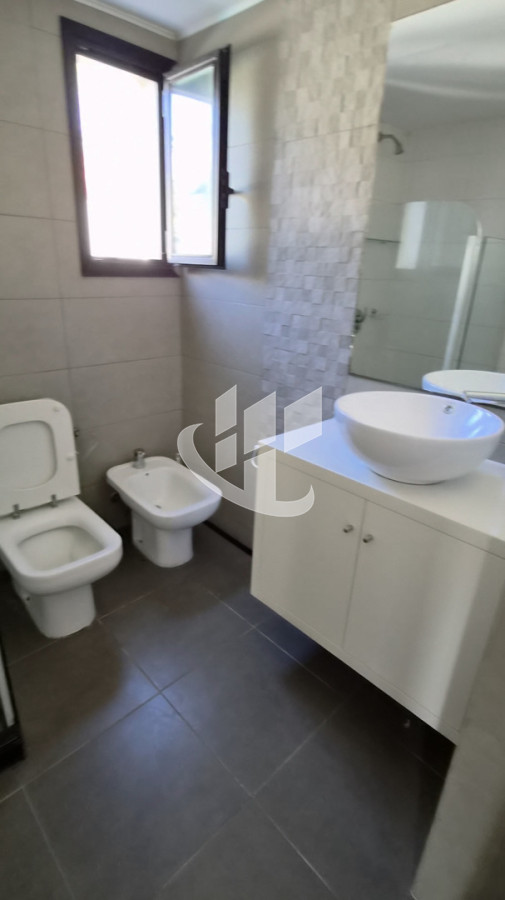 Casa ID.2617 - Casa en Alquiler Anual, 4 dormitorios en suite, Montoya, La Barra
