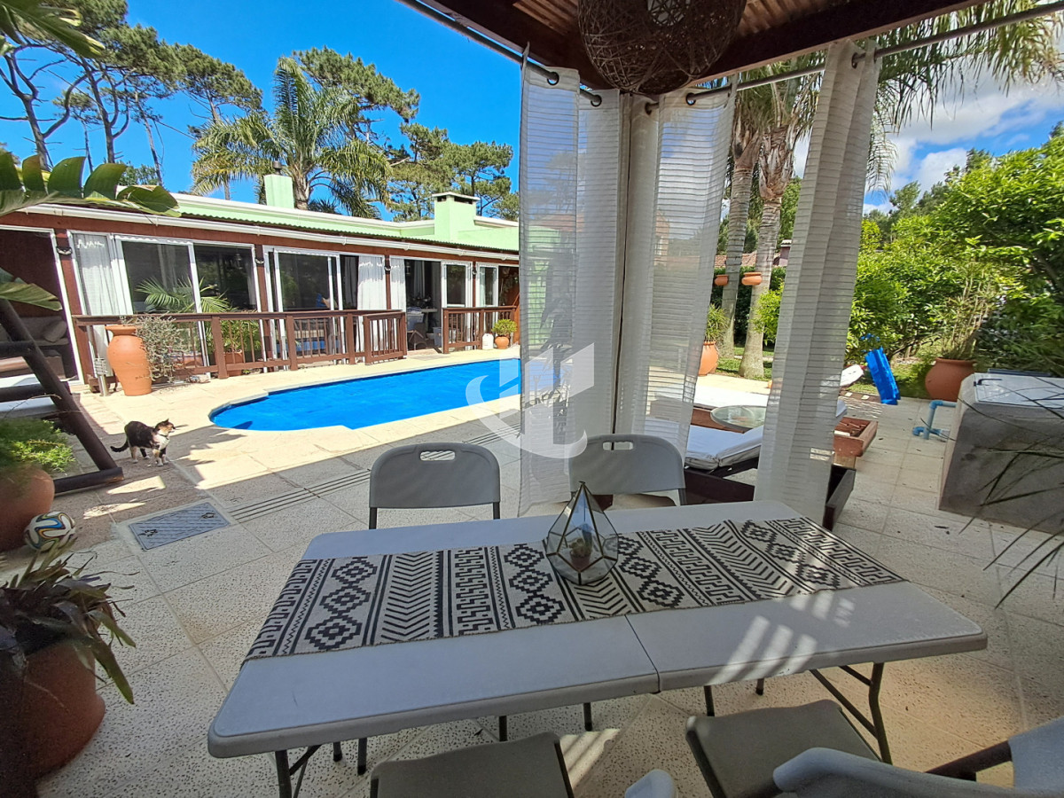 Casa ID.2268 - PUNTA DEL ESTE - TIO TOM - CASA DE 3 DORMITORIOS CON PISCINA - ALQUILER DE TEMPORADA