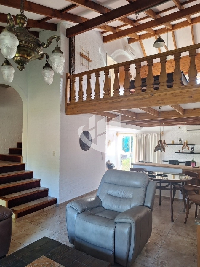 Casa ID.978 - ALQUILER CASA  ANUAL PUNTA DEL ESTE   MODERNA ,PISCINA CLIMATIZADA 