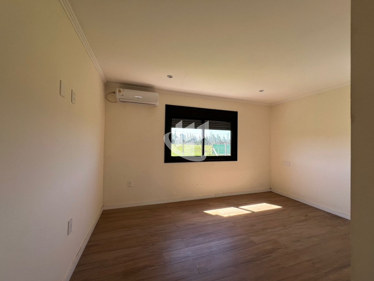 Casa ID.924 - CASA 2 DORMITORIOS EN BARRIO JARDINES DEL HUM 