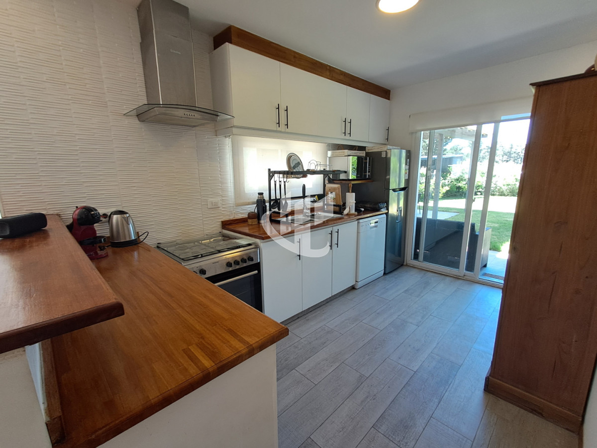 Casa ID.2391 - PUNTA DEL ESTE PARQUE BURNETT 2 DORMITORIOS 2 BAÑOS