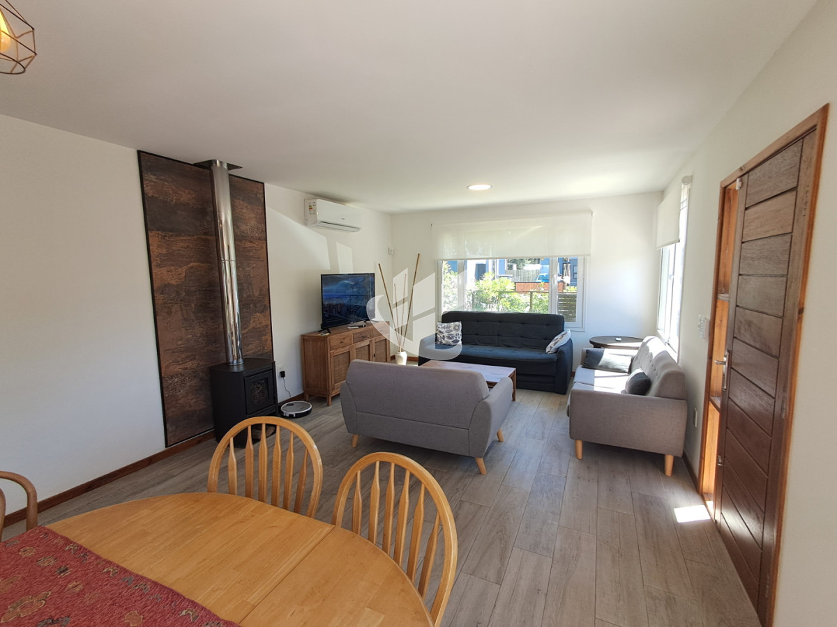 Casa ID.2391 - PUNTA DEL ESTE PARQUE BURNETT 2 DORMITORIOS 2 BAÑOS